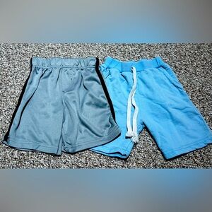 2 boys shorts. Size 5T. Marvels.